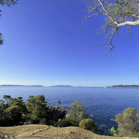 Authentique Le Cactus Entierement Renovee Climatisee Proche Des Plages Du Centre Du Lavandou Et Du Supermarche *